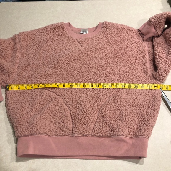 ⭐️ Victoria’s Secret PINK Sherpa Crew Sweatshirt in Damsel Pink EXTRA SMALL - Picture 15 of 16